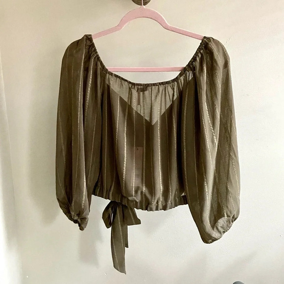 NWT BCBG Generation tie front peasant crop top. Size M - Picture 7 of 10